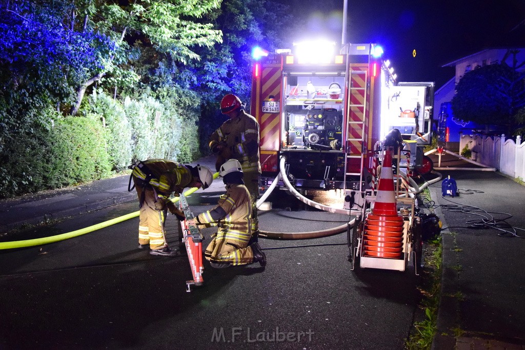 Grossfeuer Einfamilienhaus Siegburg Muehlengrabenstr P0109.JPG - Miklos Laubert